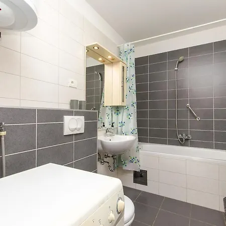 Trili With Private Garage Apartment Split