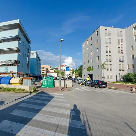Apartment Trili With Private Garage Split